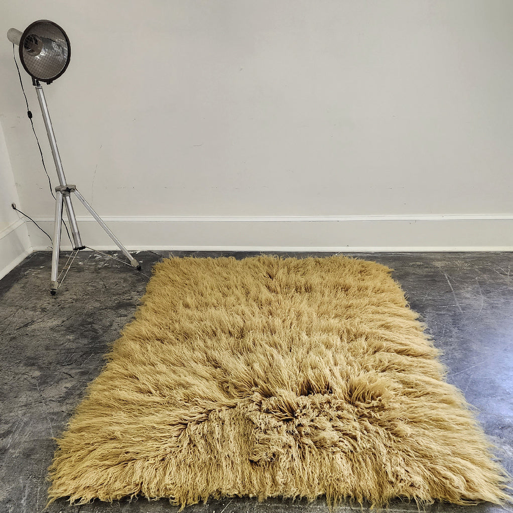 Stunning 4' x 5.5' Olive Green flokati rug | Ultra-plush 4.5
