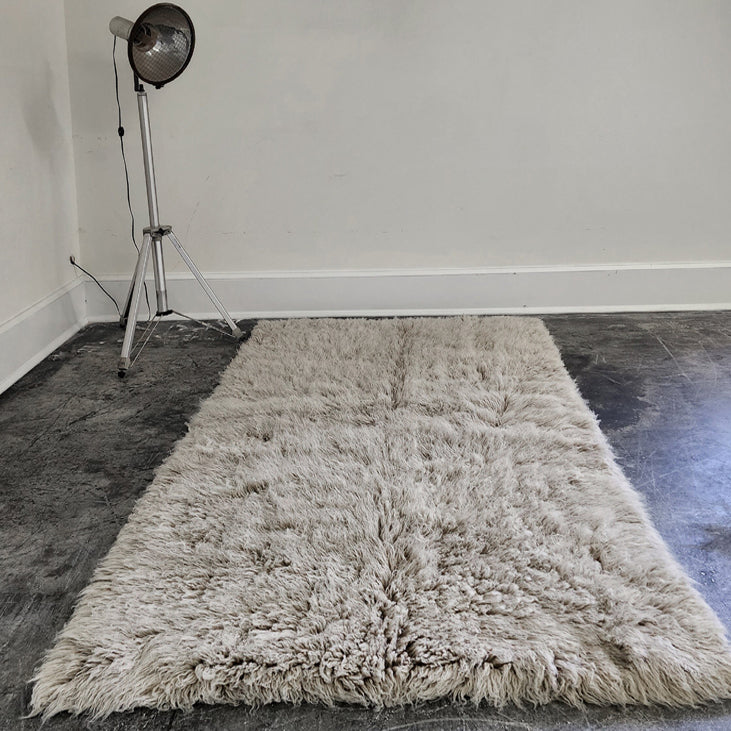 AMAZING 5x7 NATURAL GRAY FLOKATI RUG | THICK 4