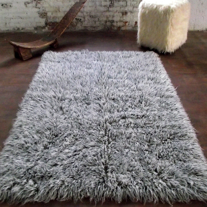 STYLISH 5x7 BLACK+WHITE BLEND FLOKATI RUG | THICK 3.5