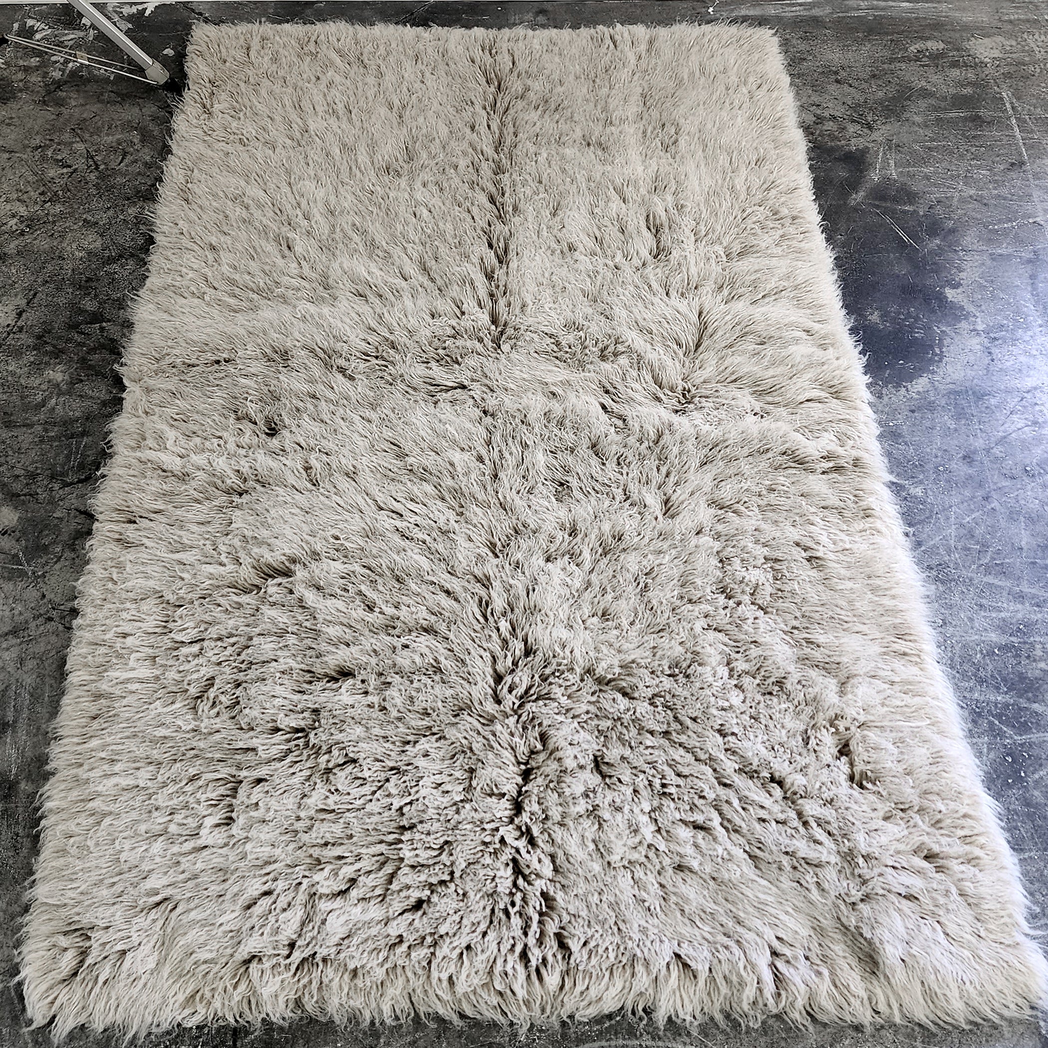 AMAZING 5x7 NATURAL GRAY FLOKATI RUG | THICK 4