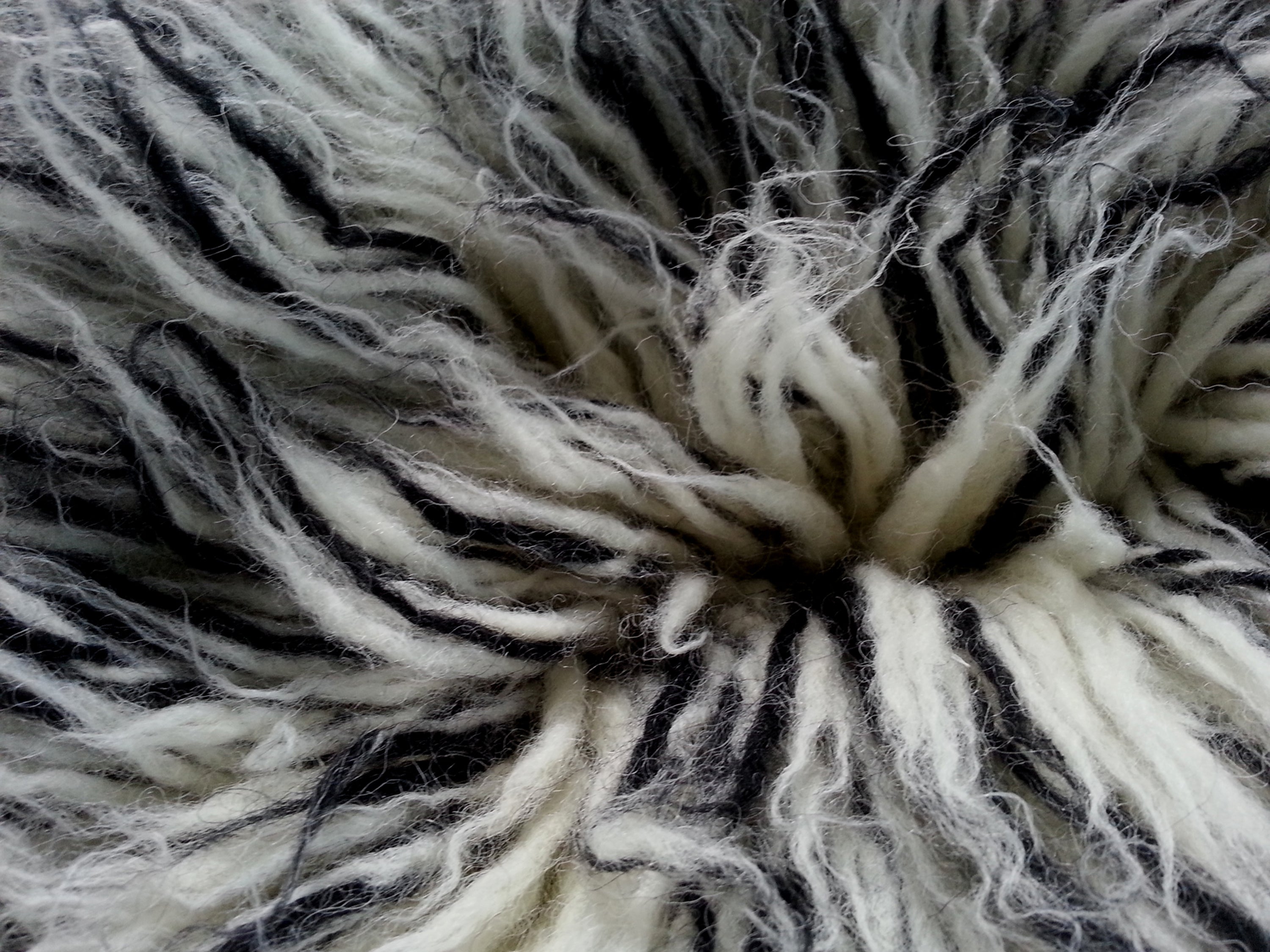 STUNNING 6x9 SALT+PEPPER FLOKATI RUG | THICK 3.5