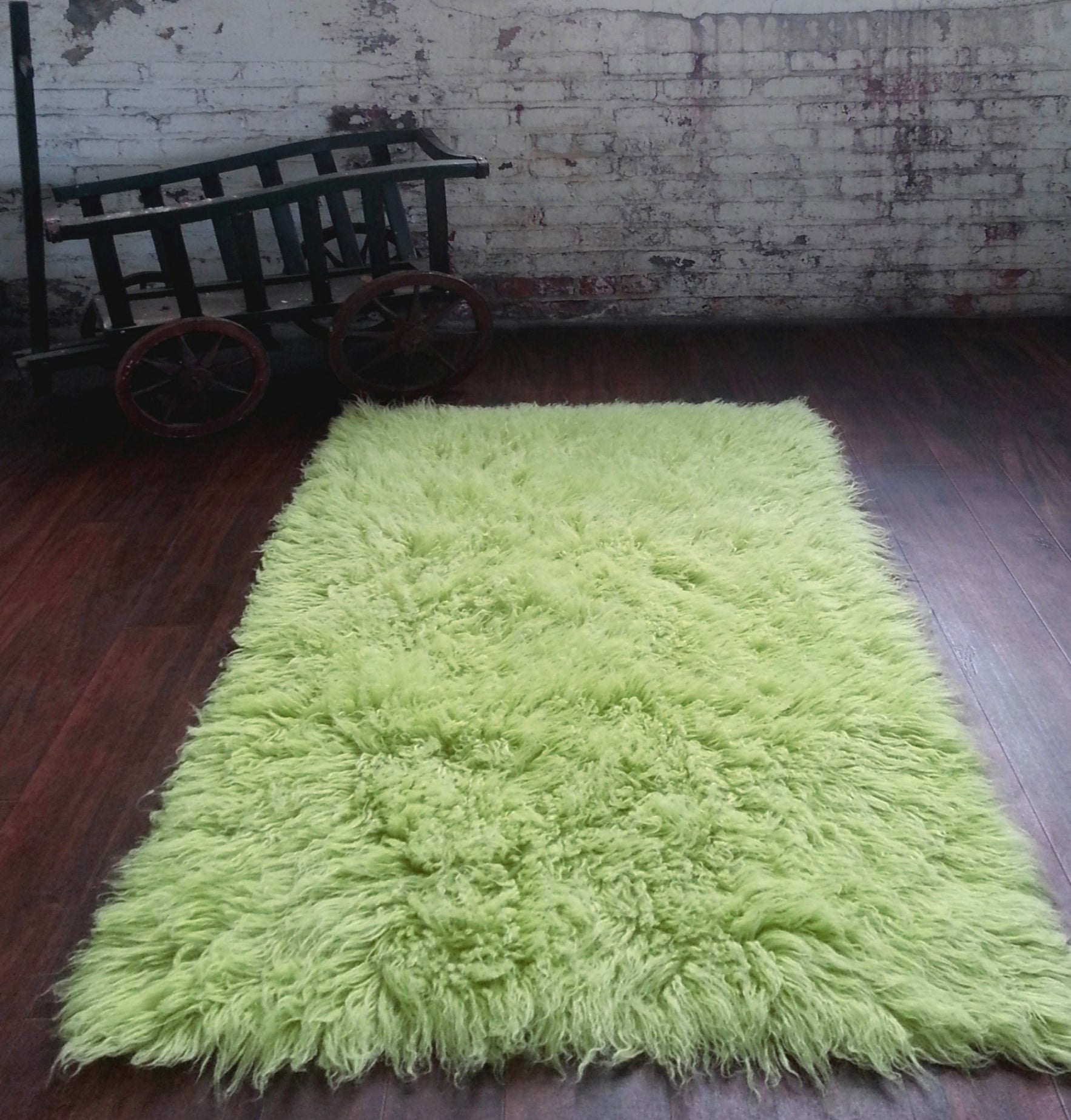 BEAUTIFUL 3X5 LIME GREEN FLOKATI RUG💥LONG 3.5