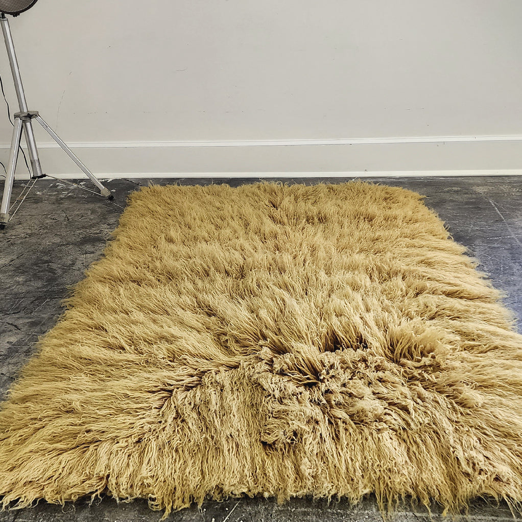 Stunning 4' x 5.5' Olive Green flokati rug | Ultra-plush 4.5