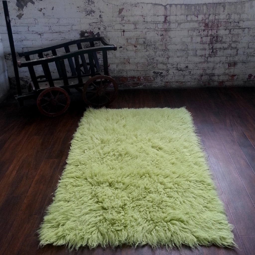 Stylish Apple Green flokati rug | Long 3.5